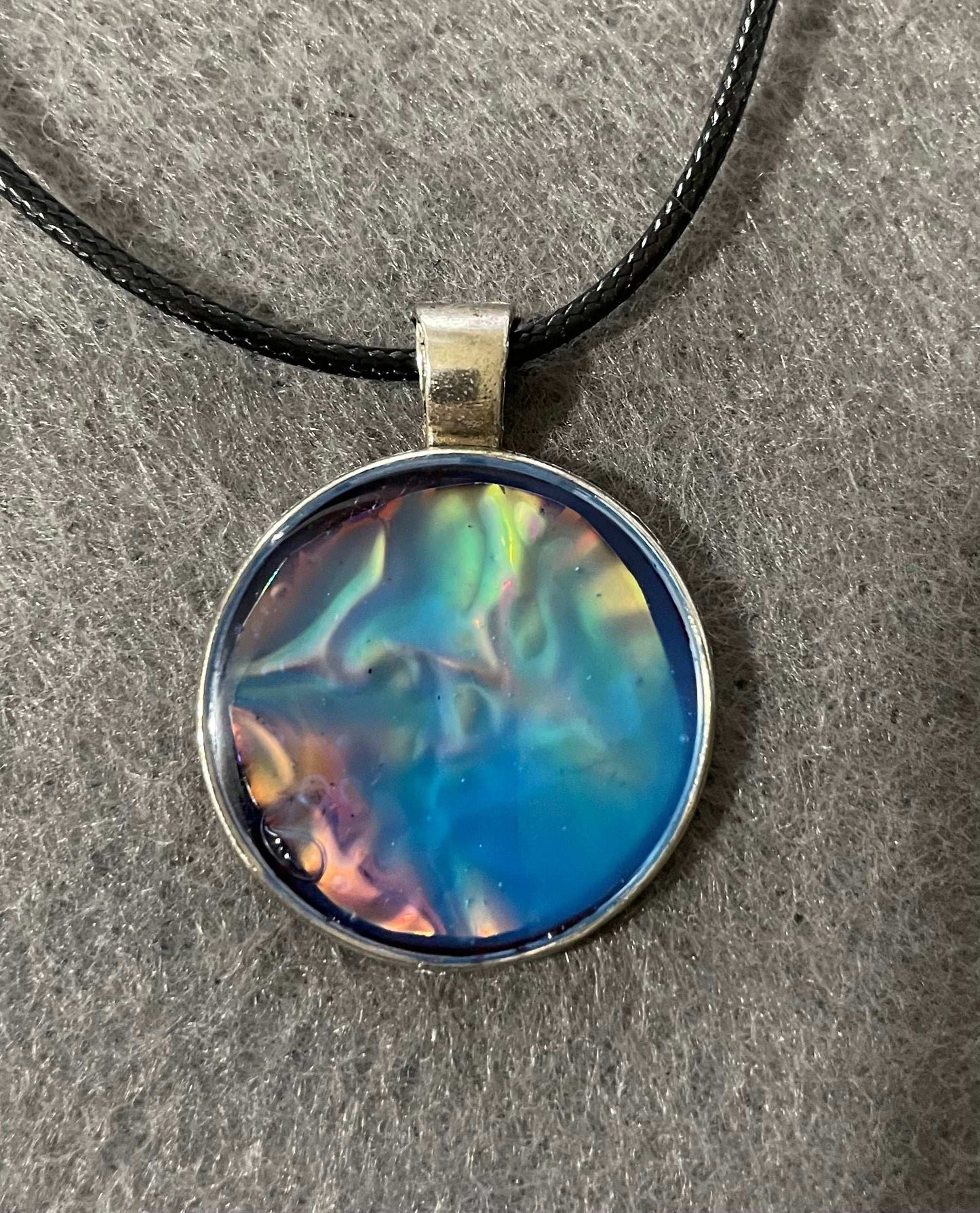 Round resin ocean pendant