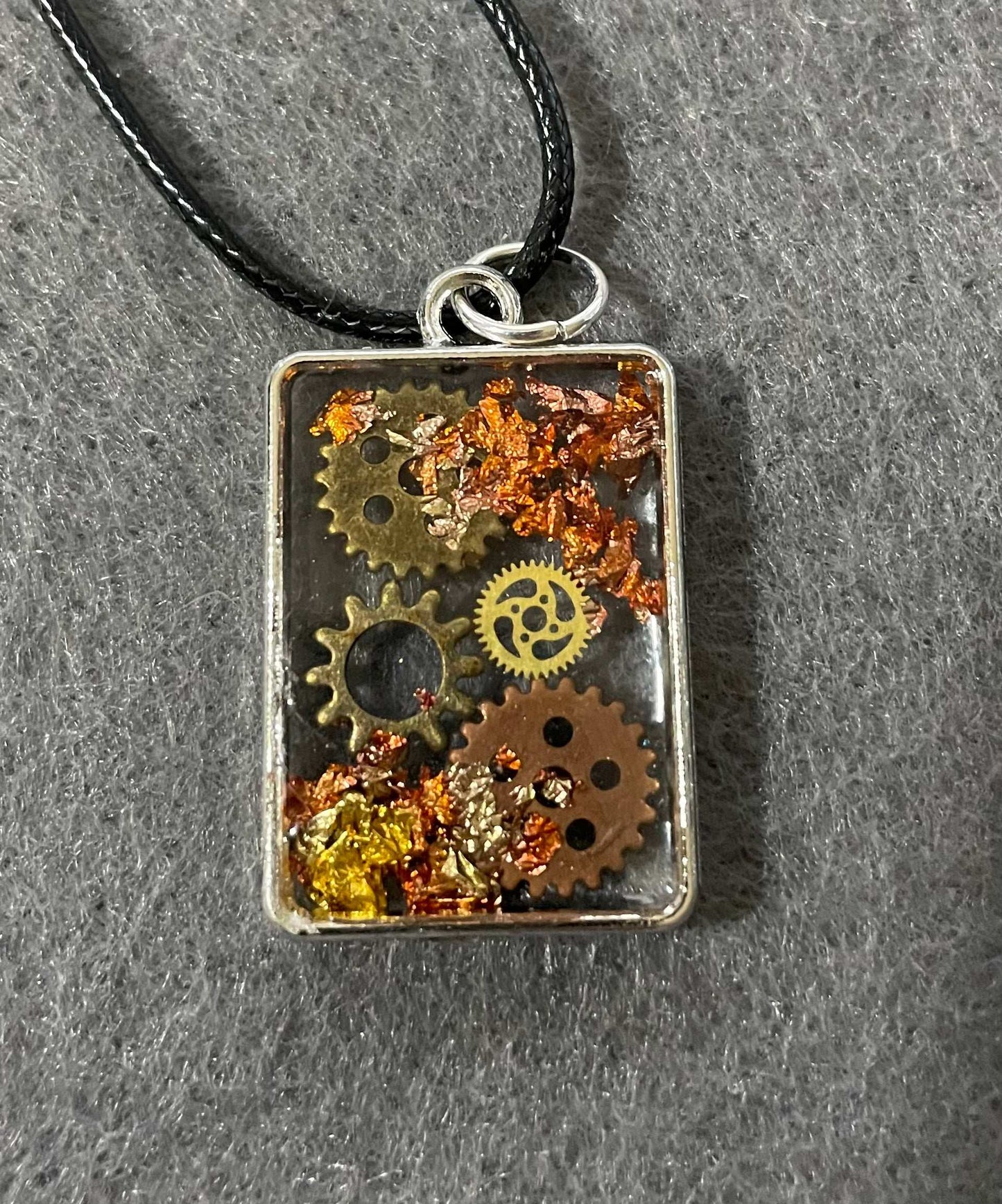 Rectangle resin pendant with gears