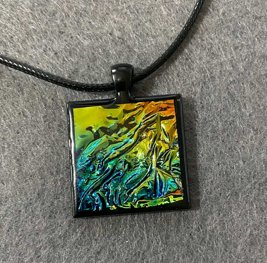 Color shifting handmade pendant