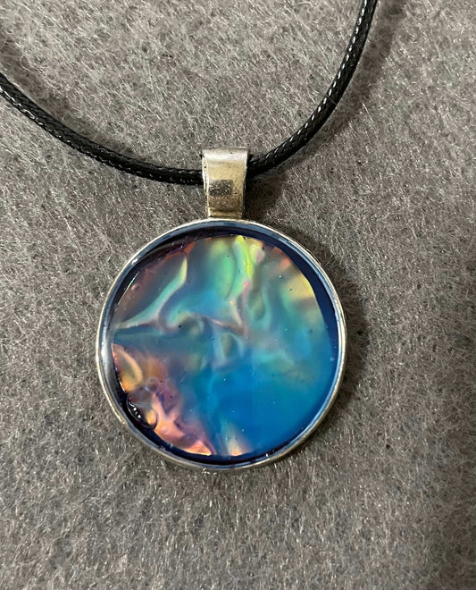 Round resin ocean pendant